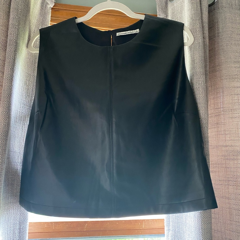 Black Sleeveless Top